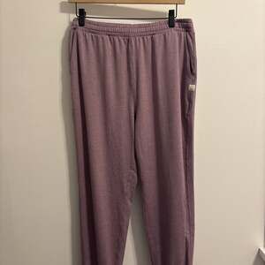 Vuori Womens Boyfriend Jogger Lilac Heather Purple